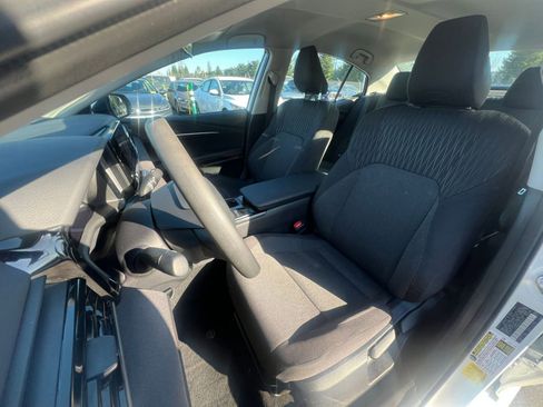 Used 2025 Toyota Camry LE image 36