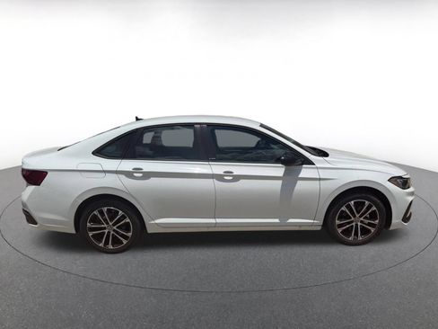 Used 2025 Volkswagen Jetta Sport FWD image 5