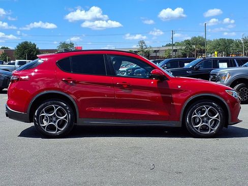 Used 2023 Alfa Romeo Stelvio Ti AWD/4WD image 8