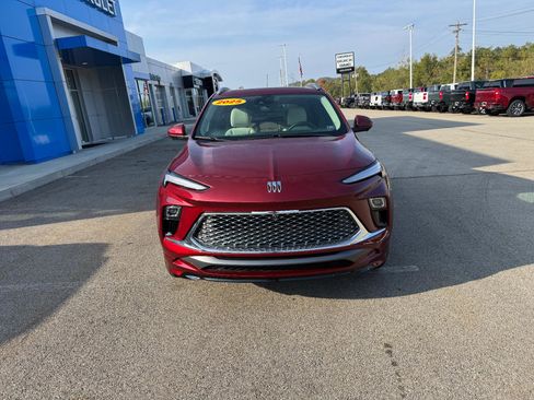 Used 2025 Buick Encore GX Avenir w/ Avenir Technology Package image 8