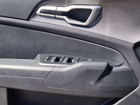 Used 2024 Kia Sportage LX image 22