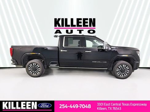 Used 2024 GMC Sierra 2500 Denali Ultimate image 9