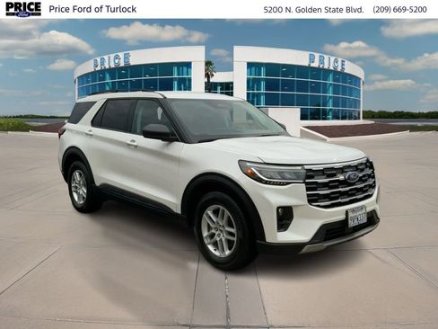 Used 2026 Ford Explorer Active w/ Active Comfort Package image 3