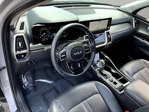 Used 2023 Kia Sorento SX FWD image 17