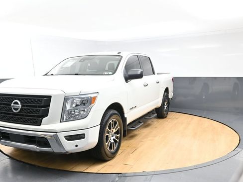 Used 2021 Nissan Titan SV w/ SV Convenience Package RWD image 4