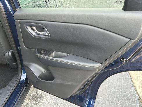 Used 2024 Nissan Rogue SV FWD image 15