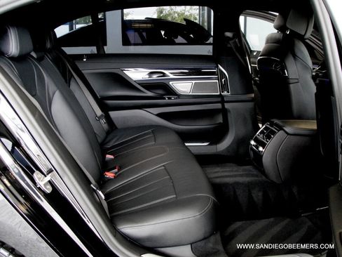 Used 2022 BMW 740i w/ M Sport Package image 55