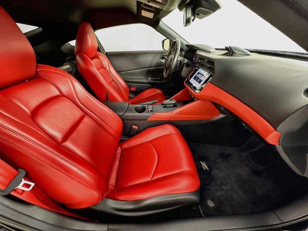 Used 2024 Nissan Z Performance w/ Floor Mat Package RWD image 32