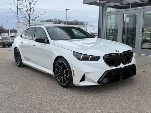 Used 2025 BMW M5 w/ Carbon Package image 1
