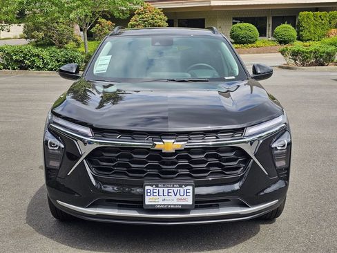New 2026 Chevrolet Trax LT w/ Driver Confidence Package FWD image 8