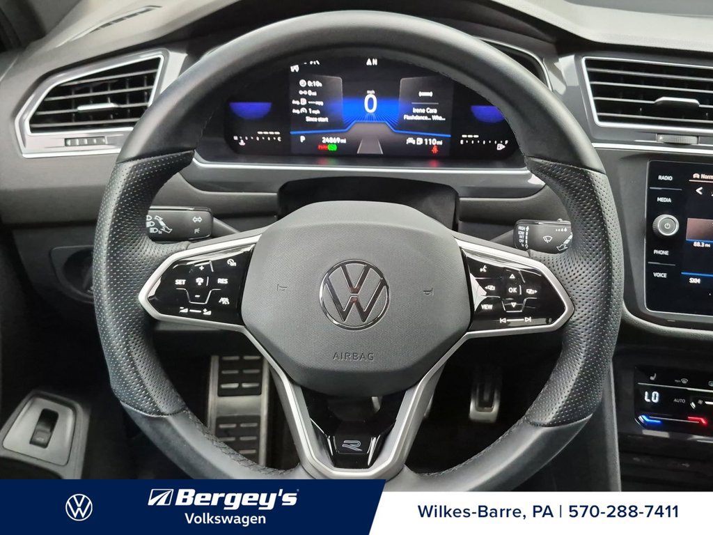 Certified 2024 Volkswagen Tiguan SE R-Line AWD/4WD image 16
