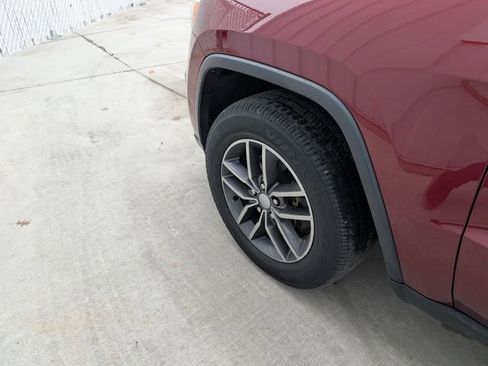 Used 2018 Jeep Grand Cherokee Limited image 10