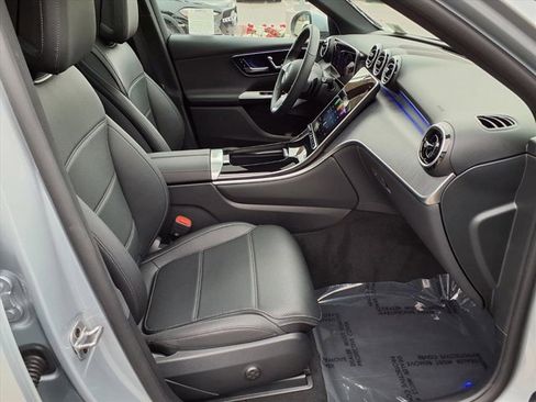 Used 2025 Mercedes-Benz GLC 300 image 16
