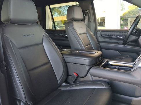 Used 2023 GMC Yukon Denali image 8