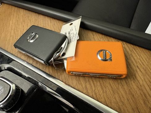 Used 2024 Volvo XC90 B6 Plus w/ Protection Package Premier image 32