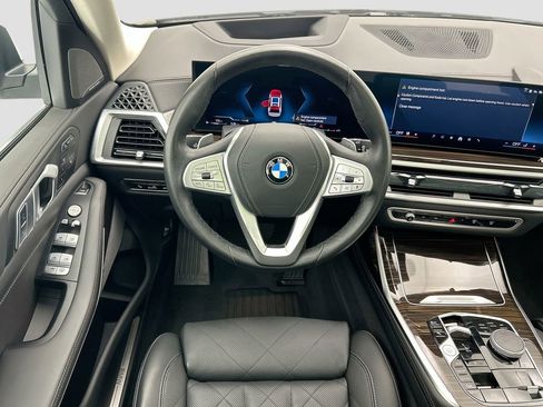 Used 2026 BMW X7 xDrive40i image 10