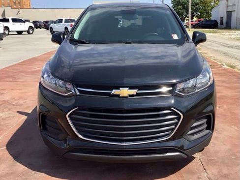 Used 2021 Chevrolet Trax LS w/ Tint and Cruise Package FWD image 5