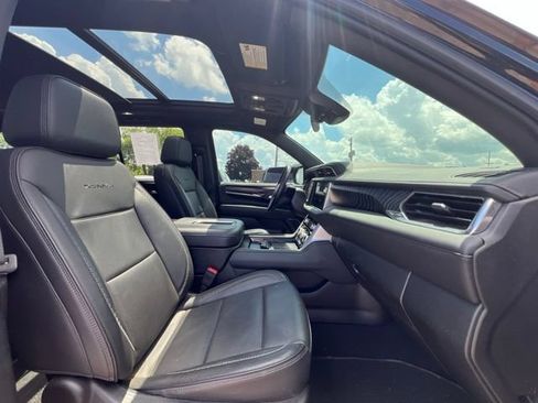 Used 2024 GMC Yukon Denali AWD/4WD image 11