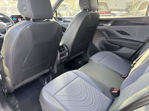 New 2026 Volkswagen Tiguan SE R-Line image 10