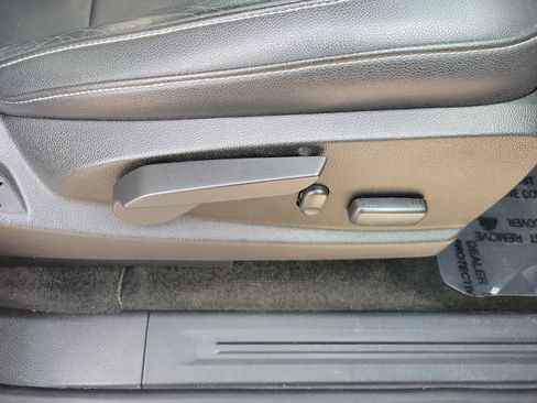 Used 2017 GMC Canyon SLT w/ Driver Alert Package image 9