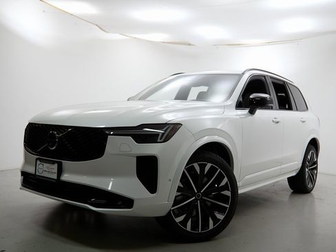 New 2026 Volvo XC90 B6 Ultra w/ Lounge Package image 1