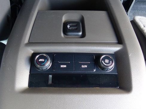 Used 2019 Chevrolet Traverse LT w/ LPO, Floor Liner Package image 38