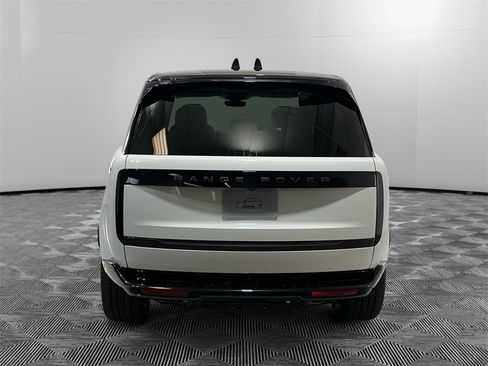 New 2025 Land Rover Range Rover Long Wheelbase SE image 4