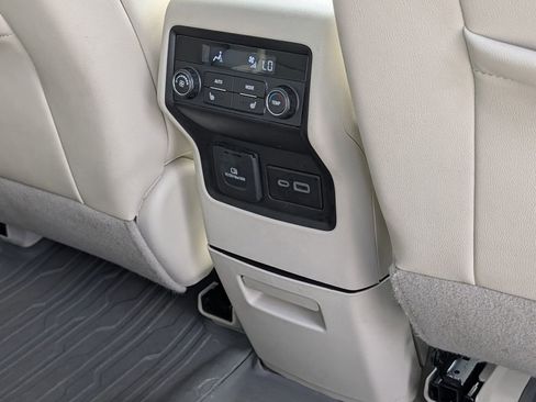 Used 2023 GMC Acadia Denali w/ Denali Ultimate Package FWD image 33