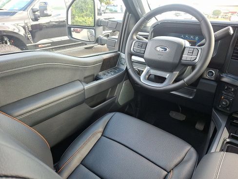New 2026 Ford F250 Lariat w/ Black Appearance Package image 9