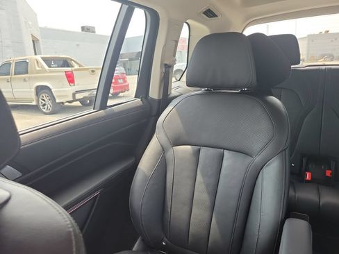 Used 2020 BMW X7 xDrive40i w/ Premium Package AWD/4WD image 5