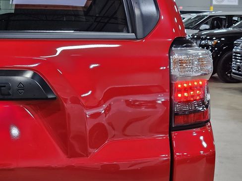 Used 2022 Toyota 4Runner TRD Off-Road Premium AWD/4WD image 22