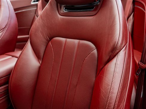 Used 2020 Bentley Continental GT image 30