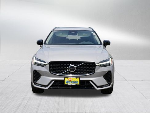 Used 2025 Volvo XC60 B5 Plus AWD/4WD image 2