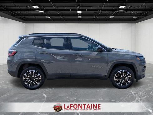 Used 2023 Jeep Compass Limited AWD/4WD image 6