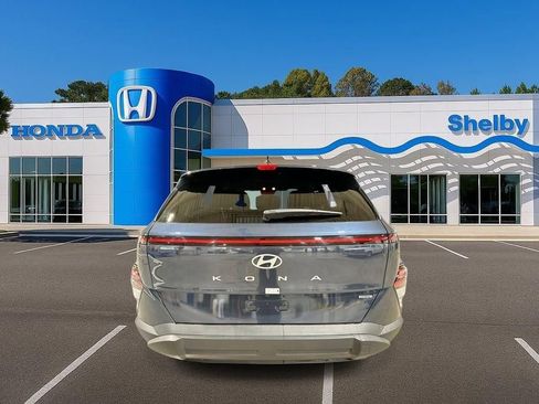 Used 2025 Hyundai Kona SEL image 7