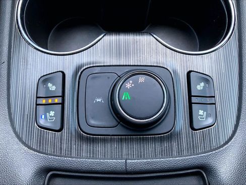 Used 2020 GMC Acadia SLT w/ Driver Alert Package II FWD image 29