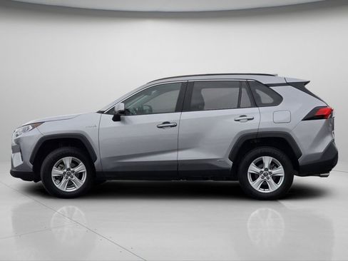 Used 2021 Toyota RAV4 XLE image 17