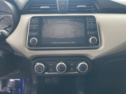 Used 2021 Nissan Versa SV image 8