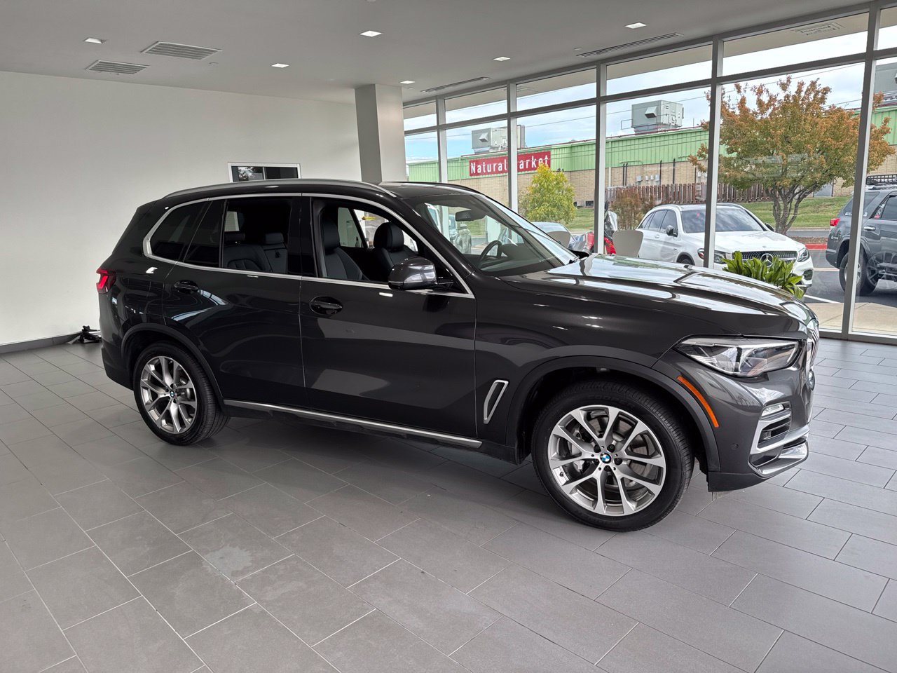 Used 2020 BMW X5 xDrive40i w/ Convenience Package AWD/4WD image 1