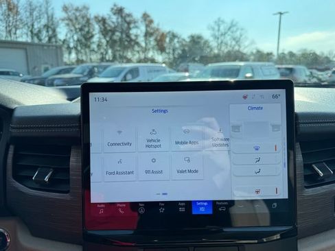 Used 2024 Ford Expedition Limited image 25