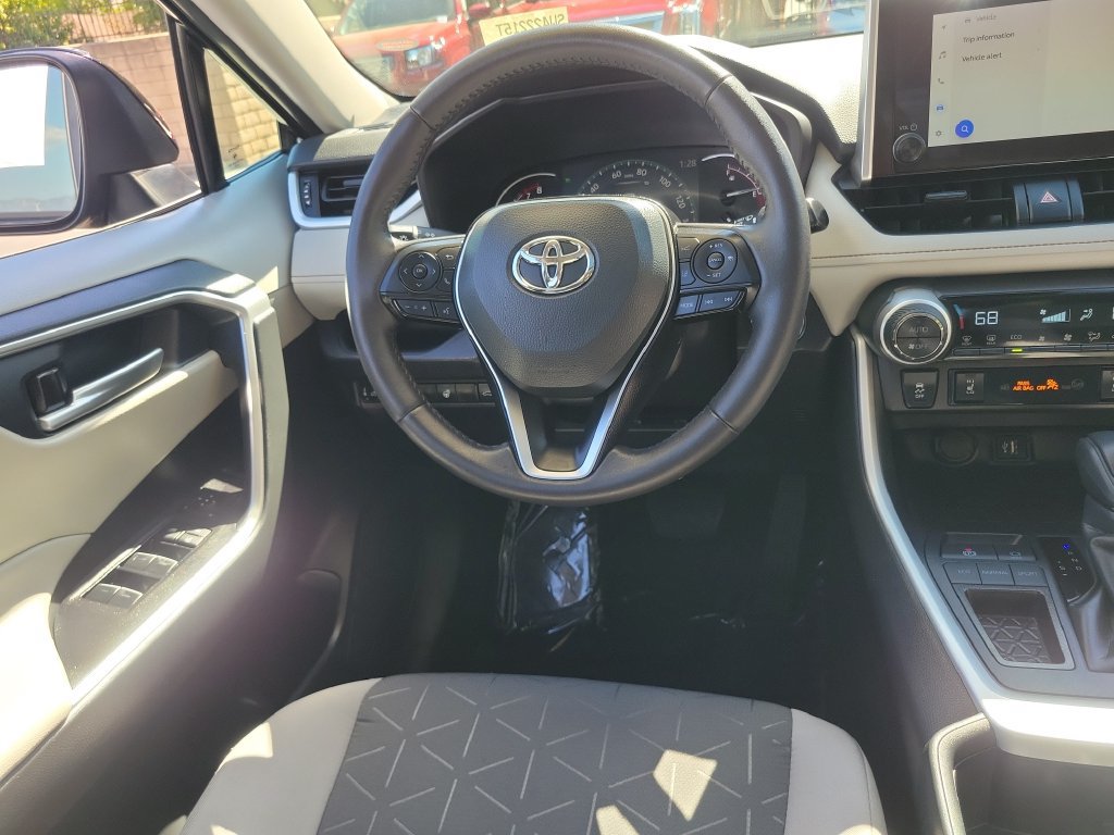 Used 2025 Toyota RAV4 XLE w/ Convenience Package FWD image 14
