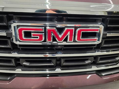 Used 2026 GMC Acadia Elevation FWD image 9
