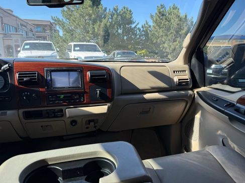 Used 2006 Ford F350 Lariat AWD/4WD image 25