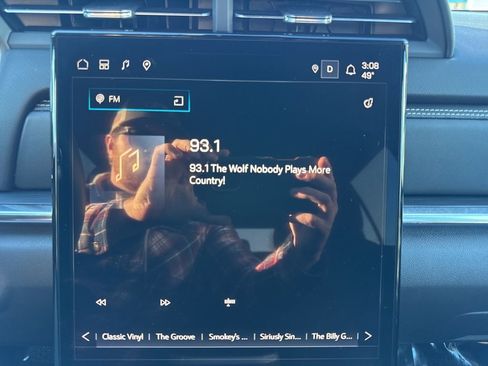 Used 2025 GMC Terrain Elevation image 17