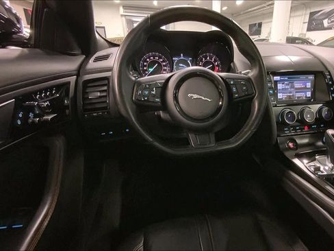 Used 2016 Jaguar F-TYPE Coupe image 5
