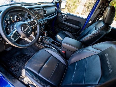 Used 2018 Jeep Wrangler Unlimited Sahara image 7