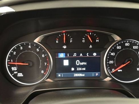 Used 2024 Chevrolet Blazer LT w/ Sound & Technology Package FWD image 9
