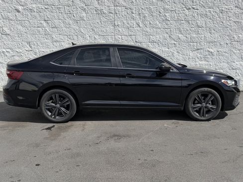 Used 2022 Volkswagen Jetta SE FWD image 5