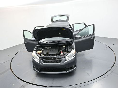 Used 2013 Toyota Matrix L image 32