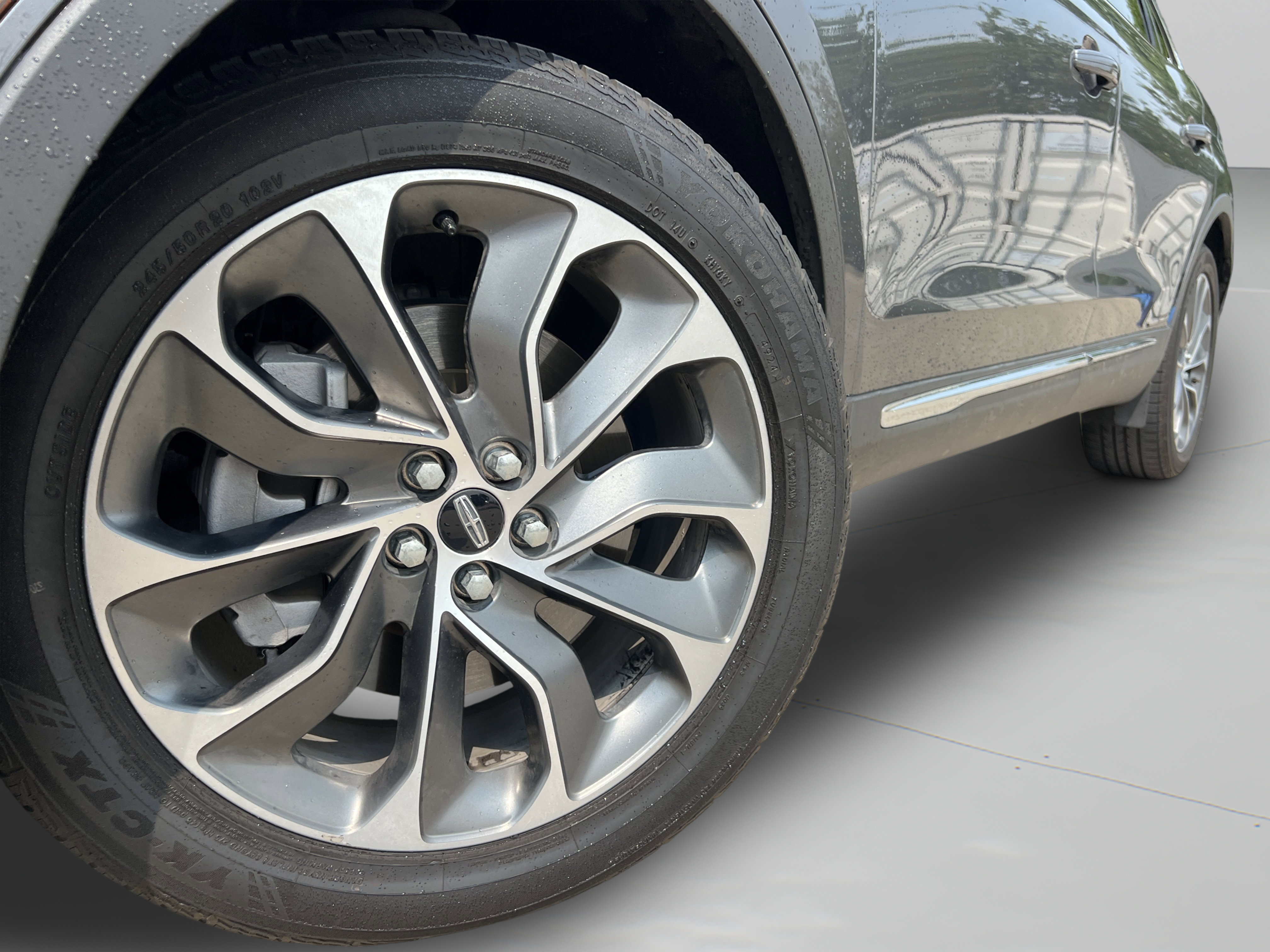 Used 2022 Lincoln Nautilus Reserve FWD image 33